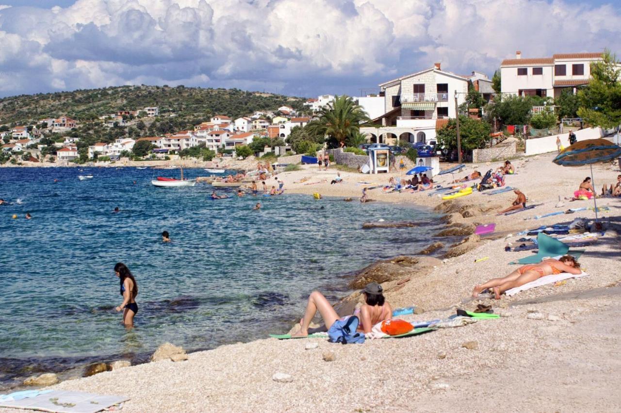 Family Friendly Seaside Apartments Razanj, Rogoznica - 10373 Kültér fotó