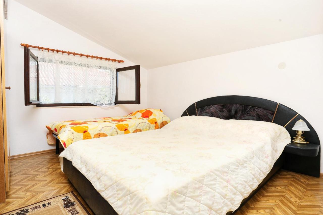 Family Friendly Seaside Apartments Razanj, Rogoznica - 10373 Kültér fotó