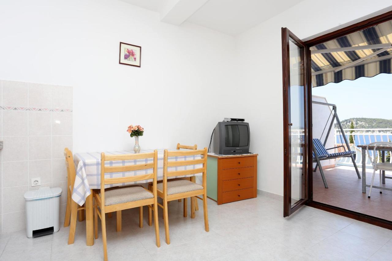Family Friendly Seaside Apartments Razanj, Rogoznica - 10373 Kültér fotó