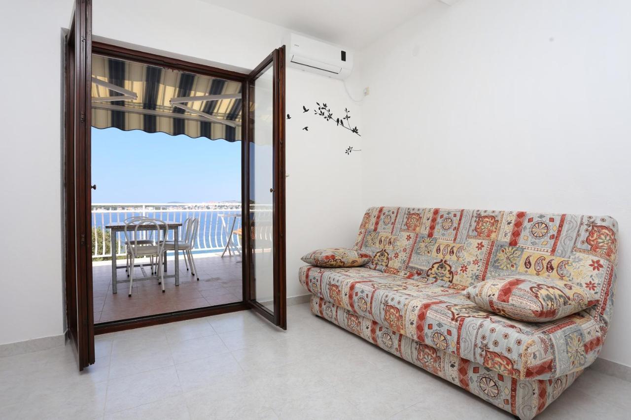 Family Friendly Seaside Apartments Razanj, Rogoznica - 10373 Kültér fotó