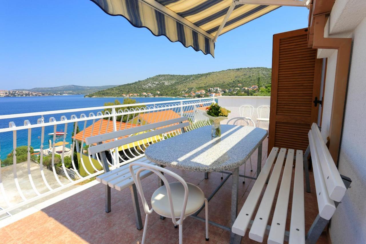 Family Friendly Seaside Apartments Razanj, Rogoznica - 10373 Kültér fotó