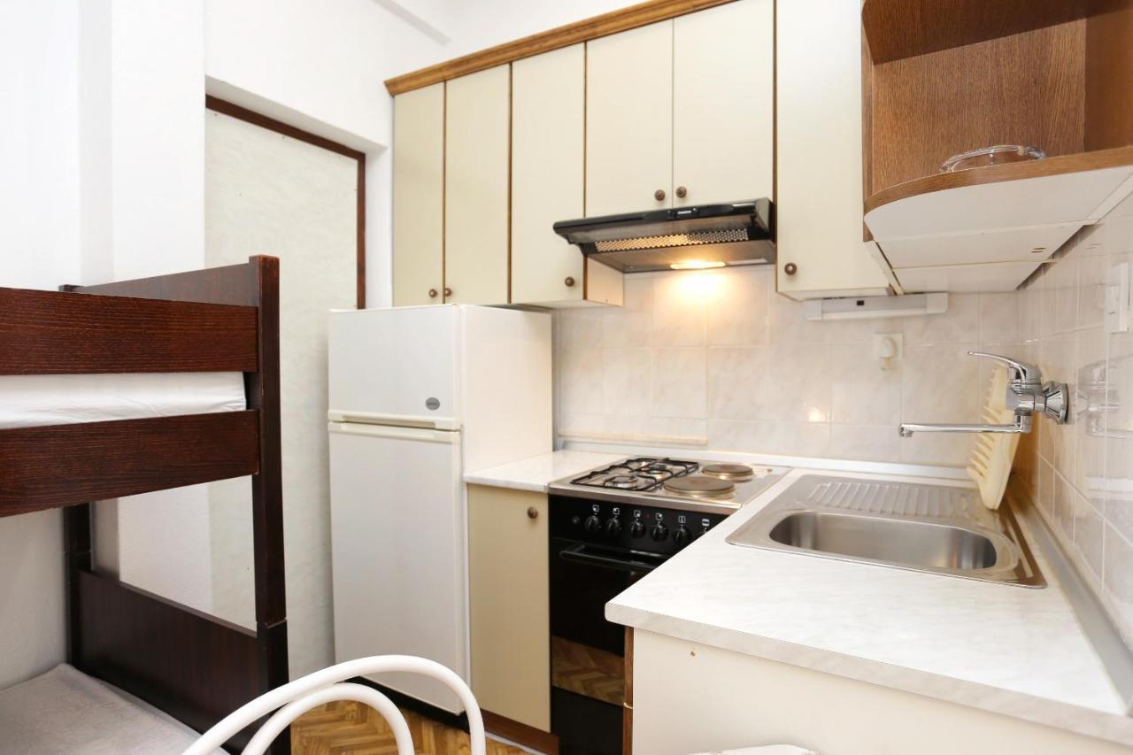 Family Friendly Seaside Apartments Razanj, Rogoznica - 10373 Kültér fotó