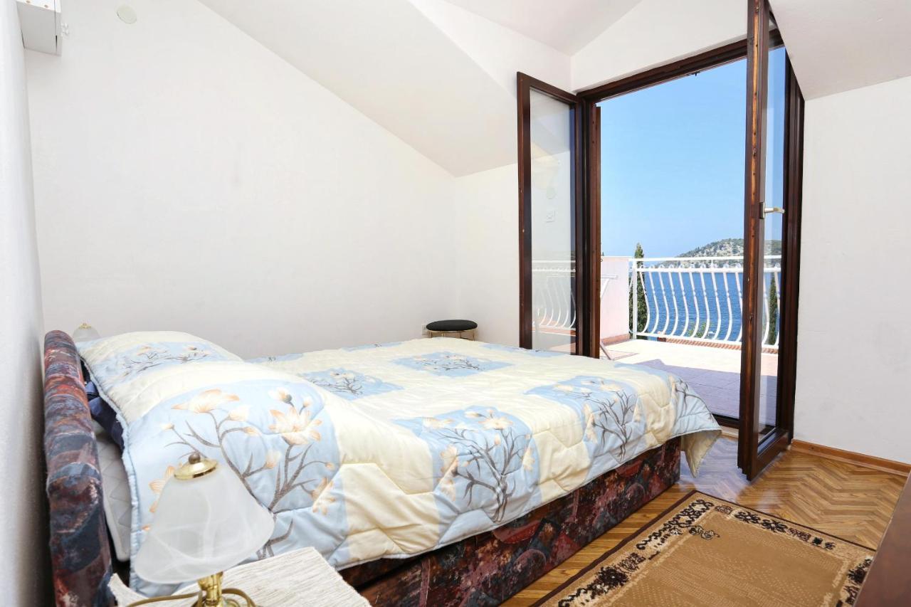 Family Friendly Seaside Apartments Razanj, Rogoznica - 10373 Kültér fotó
