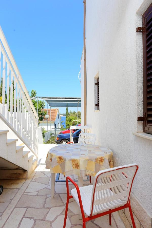 Family Friendly Seaside Apartments Razanj, Rogoznica - 10373 Kültér fotó