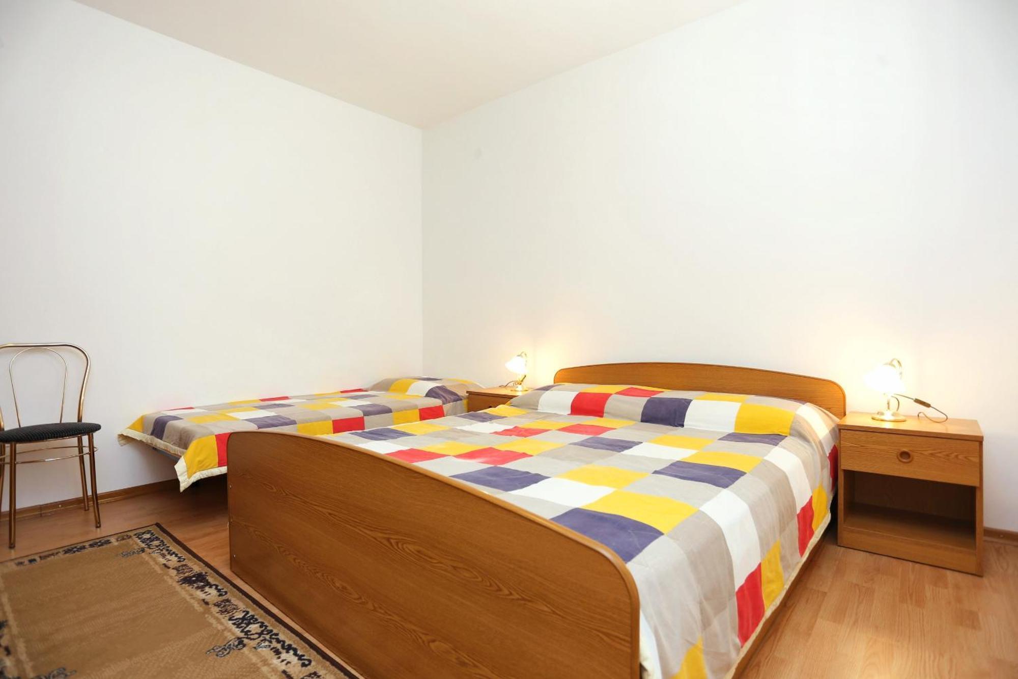 Family Friendly Seaside Apartments Razanj, Rogoznica - 10373 Szoba fotó