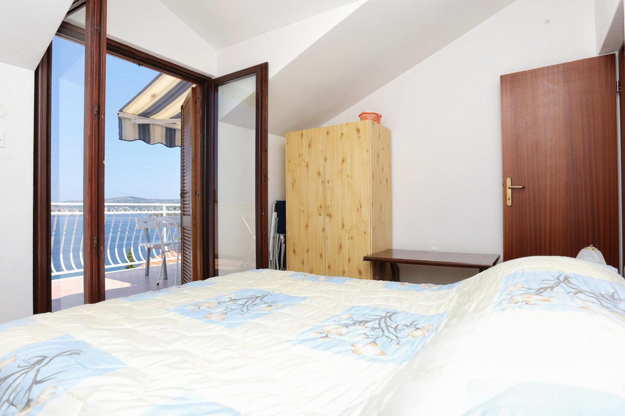 Family Friendly Seaside Apartments Razanj, Rogoznica - 10373 Szoba fotó