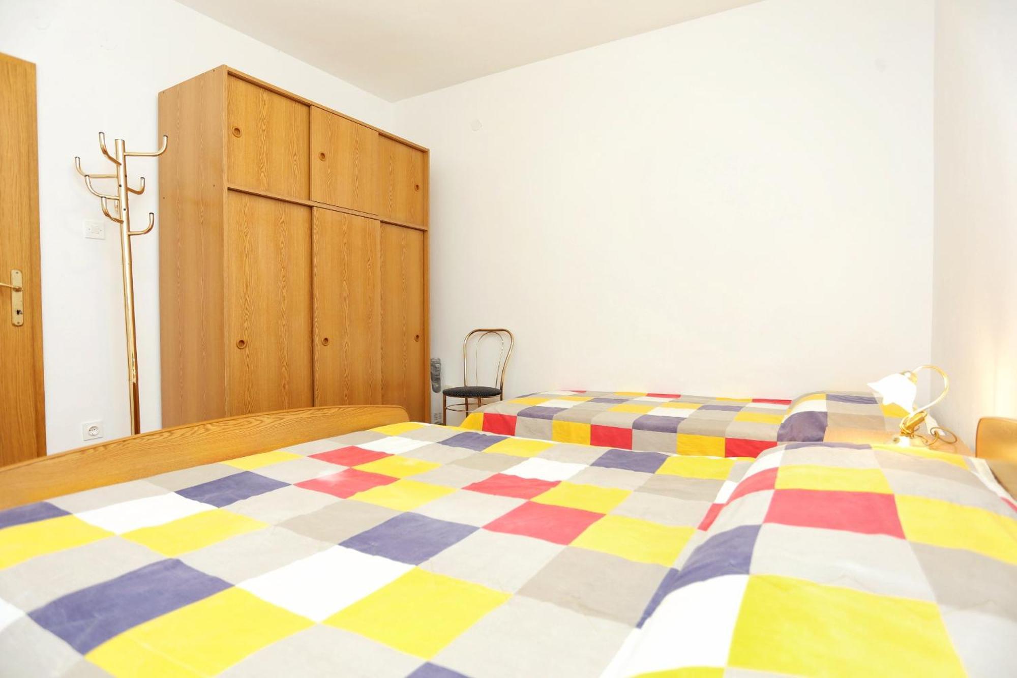Family Friendly Seaside Apartments Razanj, Rogoznica - 10373 Szoba fotó